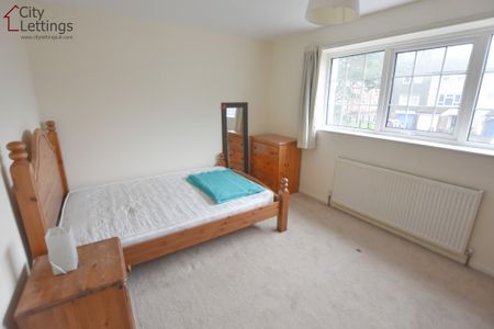 3 Bedroom End Terraced House - Photo 4