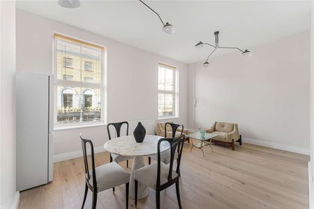 Large fully refurbished one bedroom apartment on popular Upper Street. - Photo 3
