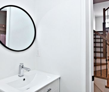 For Lease - 582 Skinner Avenue, Newmarket, Ontario - Photo 2