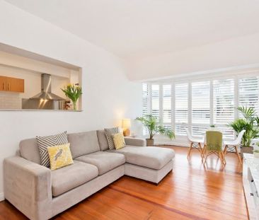 Renovated 2 bedroom unit with polished boards, opposite Edgecliff Centre - Photo 2