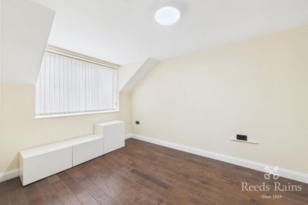 4 bedroom detached house to rent - Photo 4