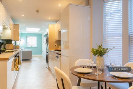 1 bedroom in a house share to rent - Photo 5