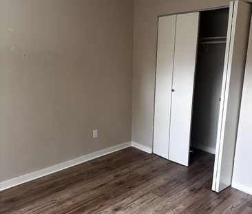 1150 Queens Ave - 102 - Photo 1