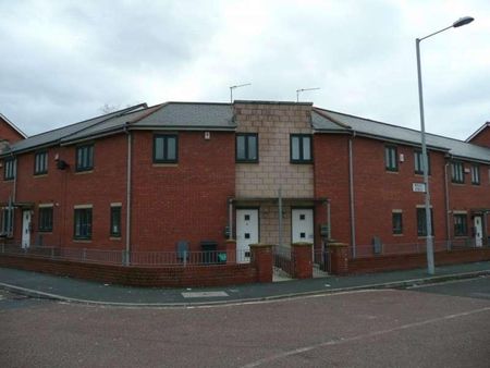 Reilly Street, Hulme, Manchester, M15 - Photo 2