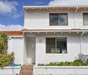 Renovated 2 Bedroom Unit with Ocean Views! - Photo 6