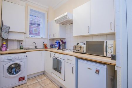 1 bed Flat To Let - Photo 3