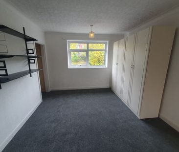 2 Bed Flat, Singleton Court, M25 - Photo 3