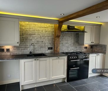 3 bedroom semi-detached house to rent - Photo 5