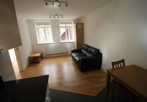2 bedroom flat to rent - Photo 1