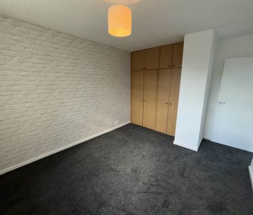 Woodhall Avenue, Manchester - Photo 6