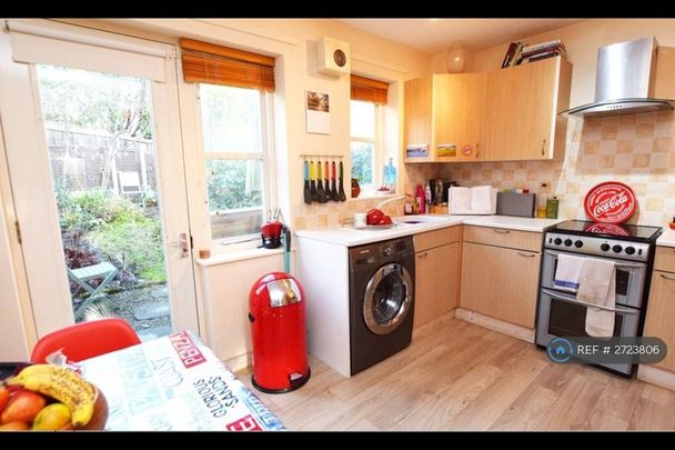 2 bedroom semi-detached house to rent - Photo 1