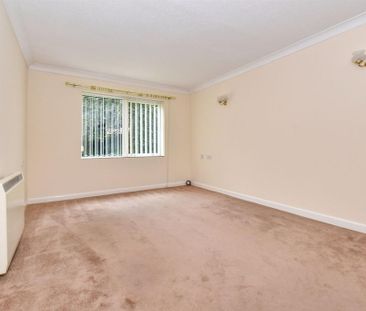 1 bedroom retirement property to rent - Photo 2