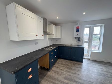 Wellington Lane, Farnham, Surrey, GU9 - Photo 5