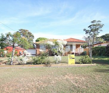 LAWNTON COTTAGE - WALK TO TRAIN - Photo 1