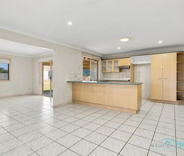 LARGE FAMILY HOME IN A QUIET CUL DE SAC - Photo 5
