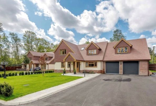 6 bedroom detached house to rent - Photo 1