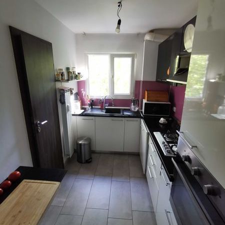 Închiriere camera în apartament sector 4 - Fotografie 1
