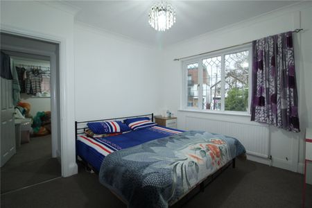 Eastwood Road North, Leigh-On-Sea, Essex, SS9 4LU - Photo 4