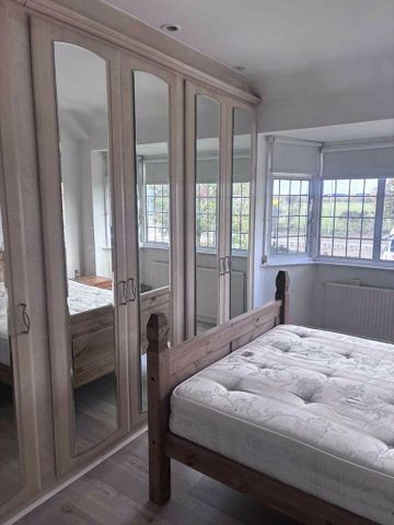 5 bedroom semi-detached house to rent - Photo 3