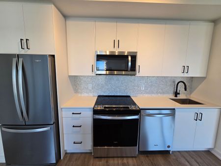 For Lease - 335 Wheat Boom Drive Unit# 1003, Oakville, Ontario - Photo 3