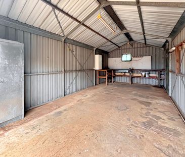 Cosy Three Bedroom Home - Photo 6