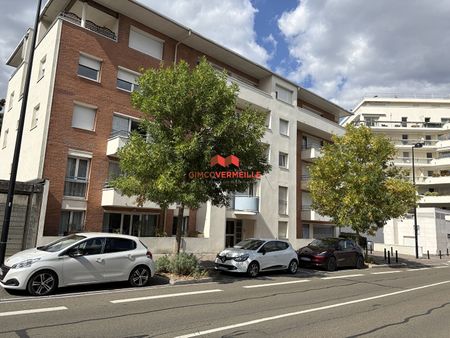 Location Appartement 2 pièces 48m² - Photo 2