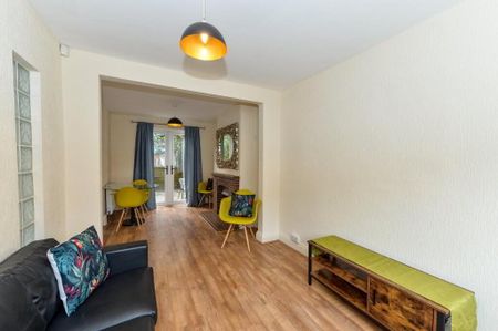 7 Ravenhill Avenue, Belfast, BT6 8LD - Photo 2