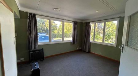 Large family home with huge garden space - Photo 5