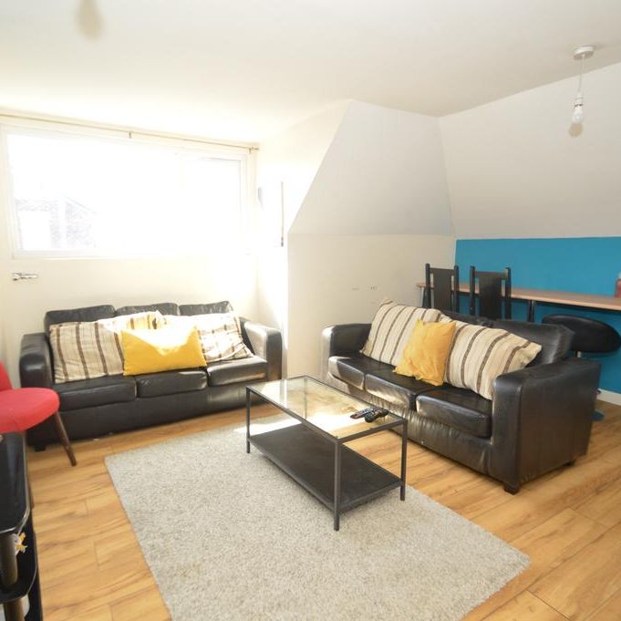 1 bedroom in a flat share to rent - Photo 1