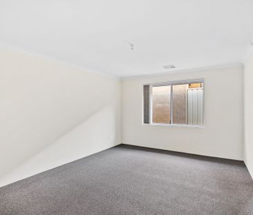 27 Abington Parade, - Photo 5