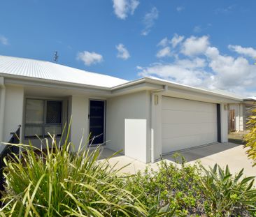 FULLY AIR CONDITIONED, DUPLEX HOME - Photo 3