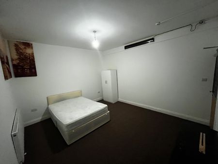 Room in a Shared House, Lansdowne Road, IG3 - Photo 3