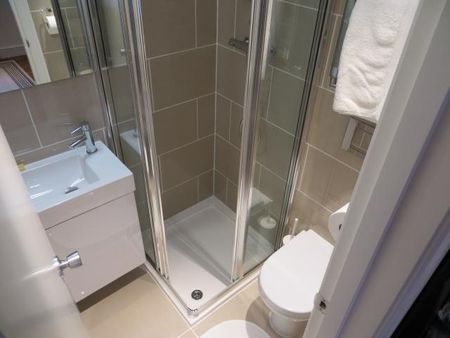 Flat 224 Fulham Palace Road, Fulham W6 9HH - Photo 4