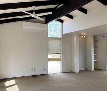 Bright & Sunny 3-Bedroom Home – Walk to Long B... - Photo 3