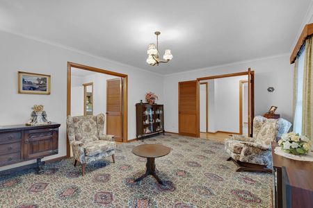 34 Leonie Avenue, Mount Waverley - Photo 4