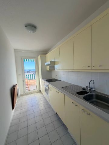 Location Appartement 2 pièces 47m² ST LAURENT DU VAR 06700 - Photo 4