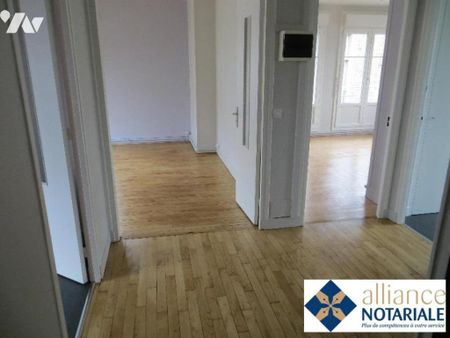 Appartement T2 avec balcon - Centre-ville de VIRE - Photo 2