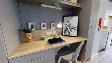 Bronze Studio - Photo 2