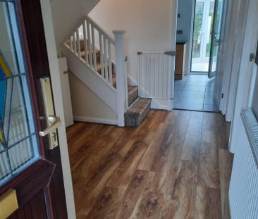 4 bed Semi-detached in Fairfax Road , Woking, GU22 9HN - Photo 5