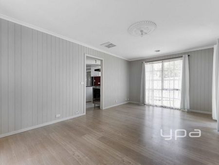 PRIME LOCATION! - Photo 2