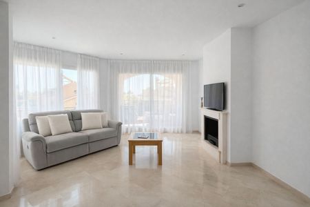 Casa adosada de alquiler en Riviera del Sol - Photo 3