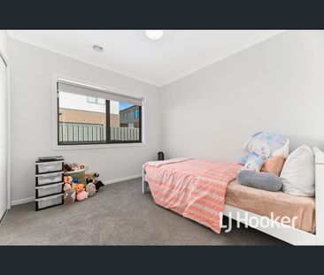 11 Theatre Circuit, Clyde North, Vic 3978 - Photo 6