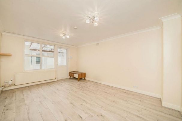 4 bedroom house to rent - Photo 1