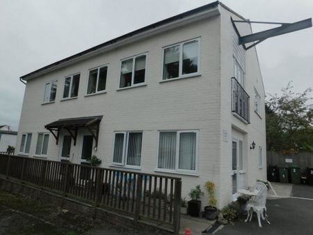 Justcroft House, Staplehurst, Kent - £950pcm - Photo 5