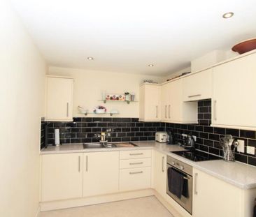 A fantastic modern, light and stylish one bedroom flat available to... - Photo 4