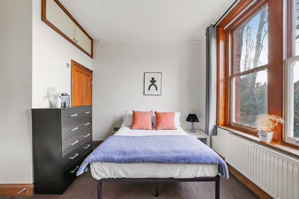 1 bedroom in a house share to rent - Photo 1