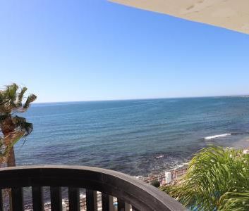 Seasonal rental apartment with frontal sea views in a first line be... - Photo 2