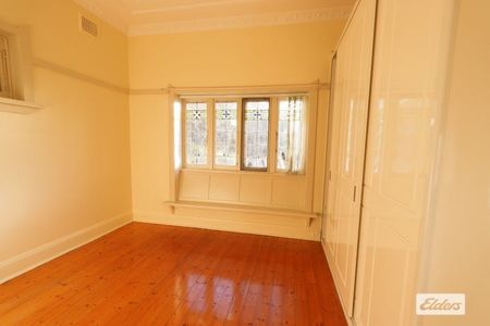 Comfortable 4 Bedroom Family Home - Photo 3