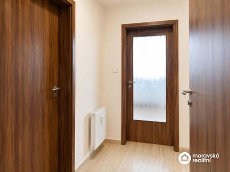 Pronájem bytu 1+kk 35 m2 - Fotografie 4