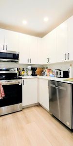 **Because You Deserve Renovated 4 1/2 Parking Included, Metro Lasalle, Verdun** - Photo 3